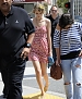 http://taylorpictures.net/albums/candids/2010/16-4%20Walking%20around%20in%20Beverly%20Hills%20with%20friends/thumb_025.jpg