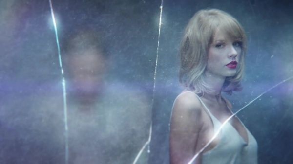 http://taylorpictures.net/albums/musicvideos/1989/style/screencaptures/normal_101.jpg