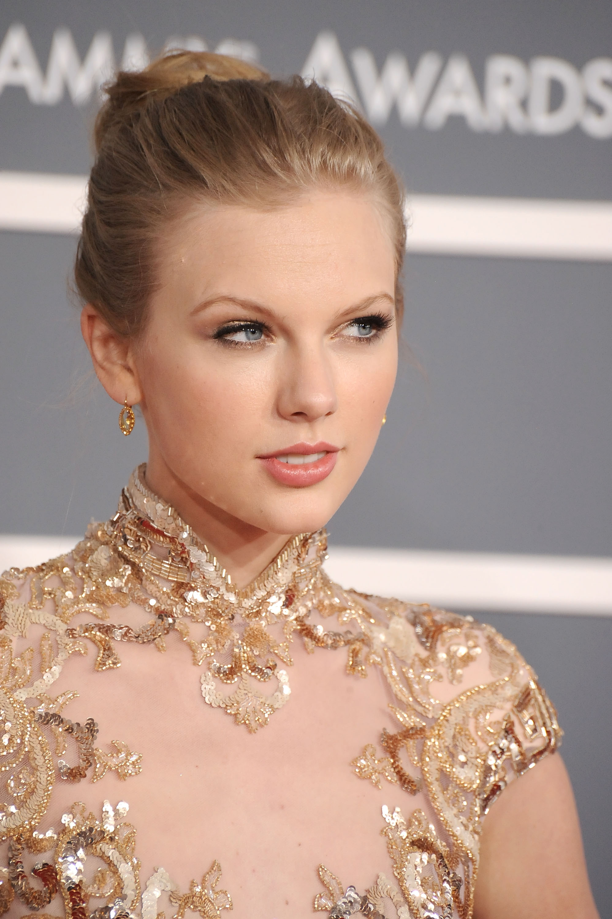 54th Annual Grammy Awards - 072 - Taylor Swift Web Photo Gallery