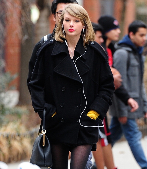 March 25 - Walking around in New York City, New York - 009 - Taylor ...