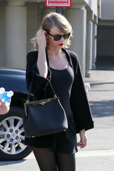 March 5 - Arriving At A Dance Class In Los Angeles, California - 005 