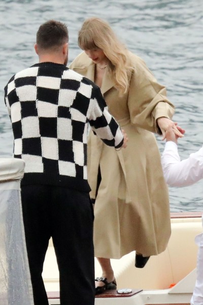 May 16 - On a boat at Lake Como in Como, Italy - 014 - Taylor Swift Web ...