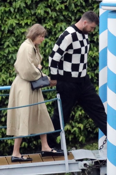 May 16 - On a boat at Lake Como in Como, Italy - 060 - Taylor Swift Web ...