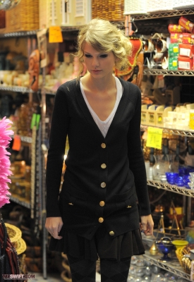 HQ
