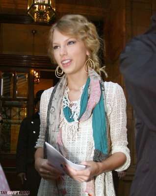 HQ
