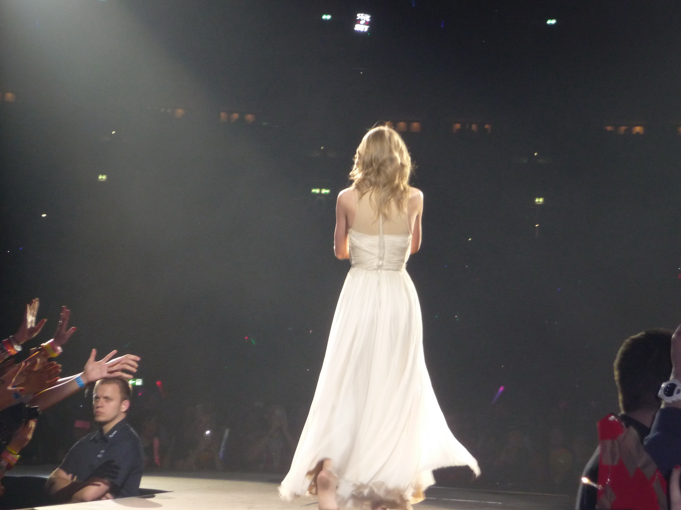 February 7 Berlin Germany 066 Taylor Swift Web Photo Gallery 