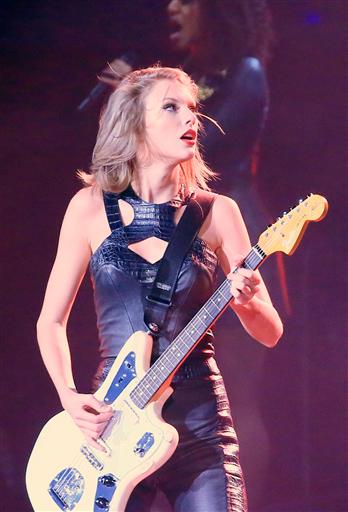 November 11 Shanghai China 008 Taylor Swift Web Photo Gallery Your Online Source For Taylor Swift Pictures