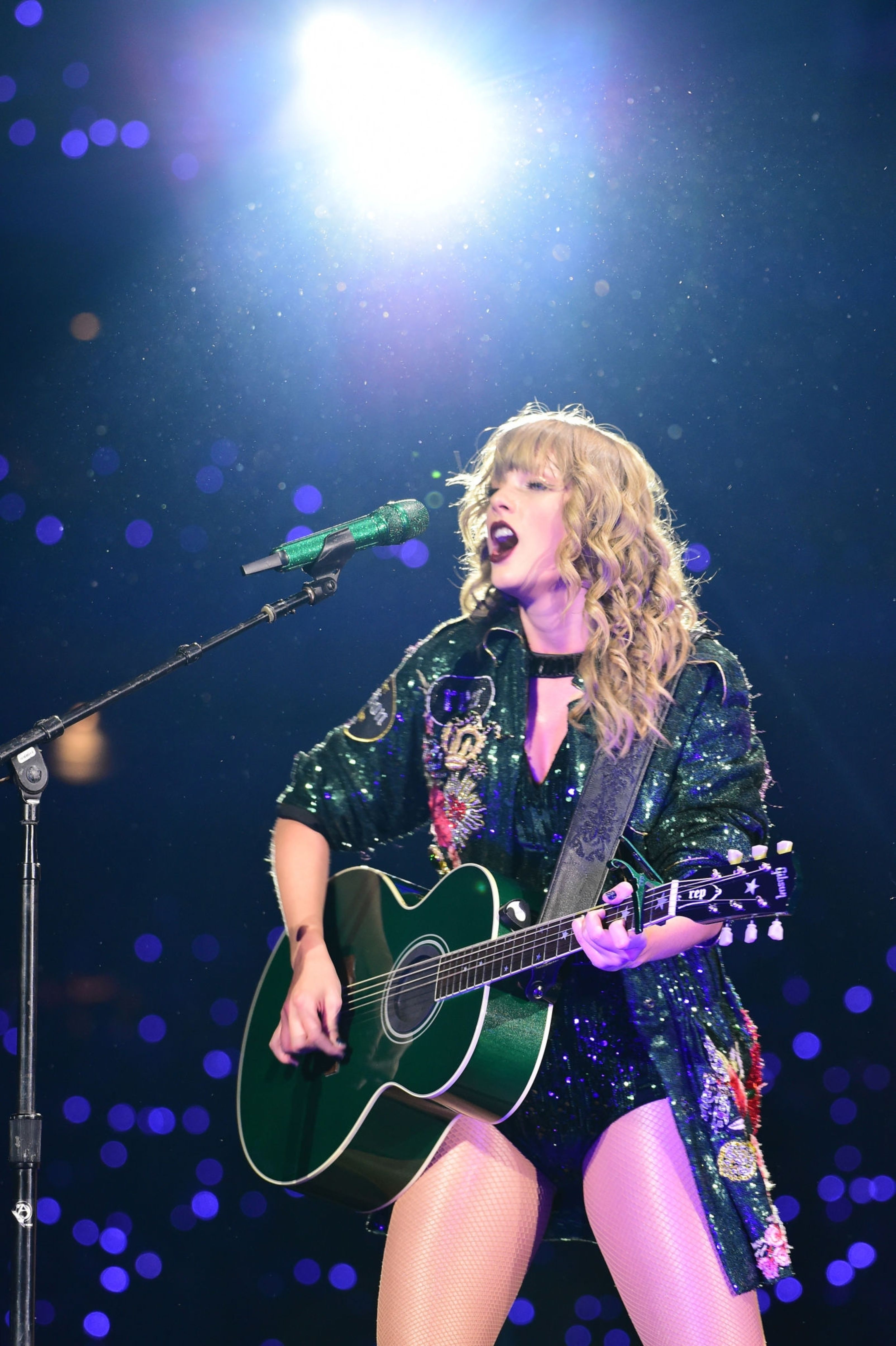 November 20 Tokyo, Japan 017 Taylor Swift Web Photo Gallery