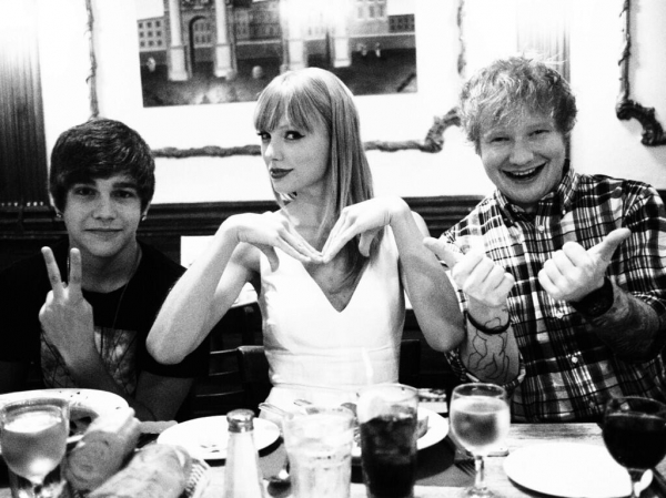 "The Red Tour would like to thank you for our VMA(VM-ayy!)nominations @AustinMahone @edsheeran http://www.mtv.com/ontv/vma"
